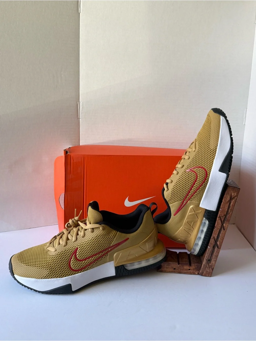 Nike Air Max Alpha Trainer 6  FQ1833-700 Men’s  15 FLT Gold  /iniversity Red New